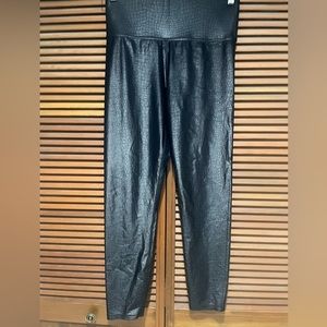 Liquid shine snake skin leggings carbon 38